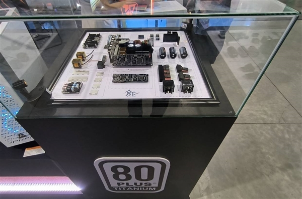 鑫谷现身2023台北国际展,昆仑KH高阶电源拆解亮相